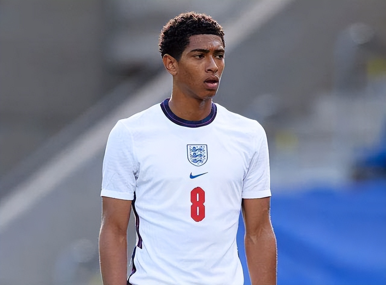 英媒盘点与主帅闹僵球员结局：小贝基恩C罗离队，希勒遭弃用