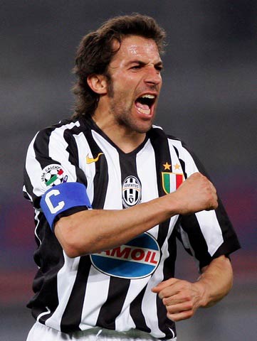 足球中超升班马爆冷击败卫冕冠军，全网热议（中超新军爆冷击退卫冕冠军，全网热议）