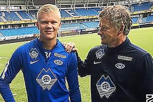 杜兰特连续得分，锁定胜局