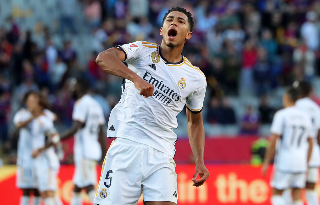 篮球火箭球员赛前训练亮眼