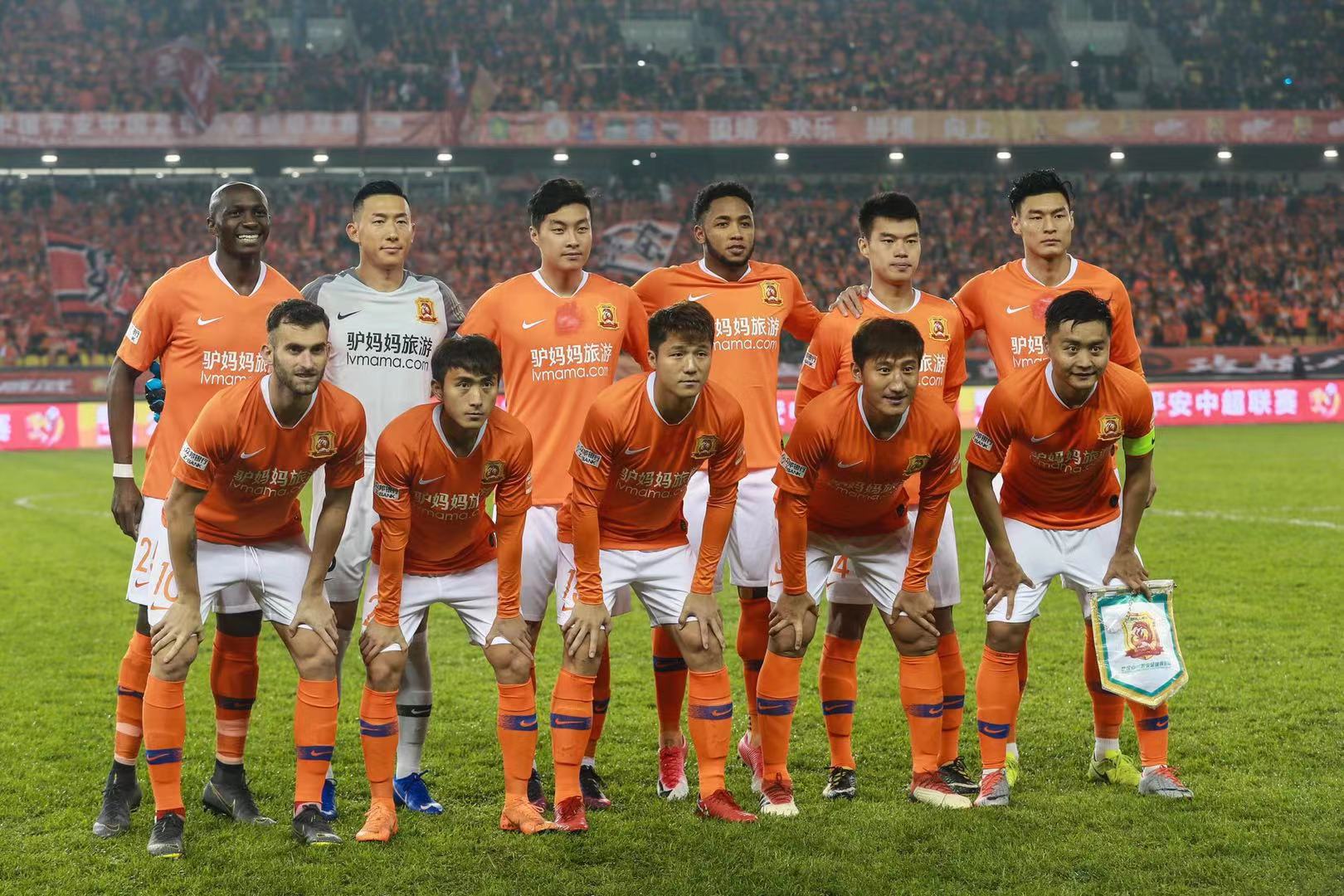 塞尔维亚队强势冲冠