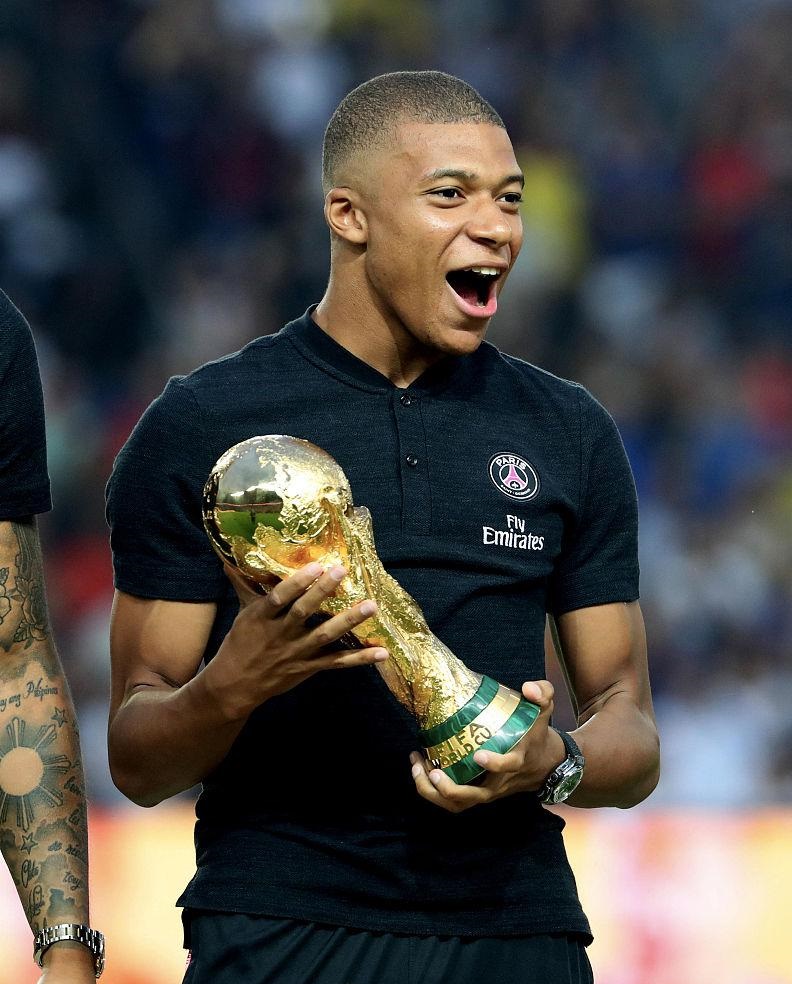 4-1打爆副班长！曼联3轮不败：只差第4名1分 31岁队长2射1传造3球