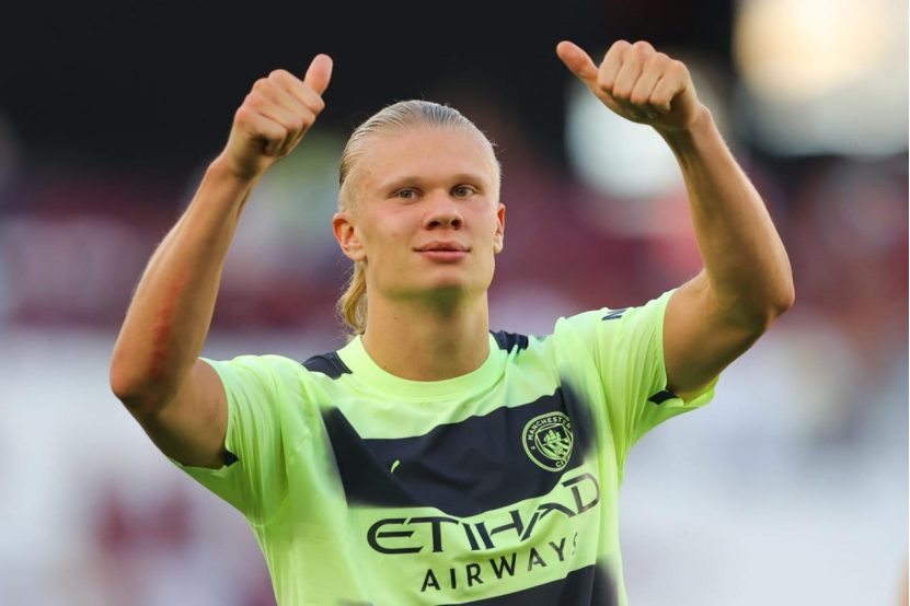 英超历史曾有7名球员节礼日戴帽：亨利、贝巴、贝尔、凯恩在列（英超历史上节礼日完成帽子戏法的球员共有7人：亨利、贝巴、贝尔、凯恩在列）