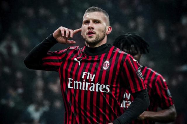 意媒：布雷默和鲁加尼今日参与全队合练，弗拉霍维奇在旁观看（意媒：布雷默与鲁加尼今日随队合练，弗拉霍维奇在场边观摩）