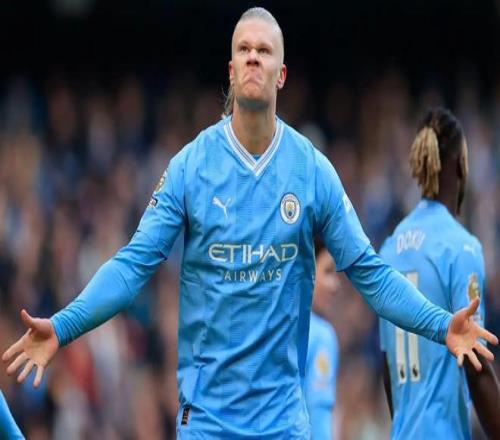 电讯报：曼联执意追求谢什科的做法显得有些奇怪