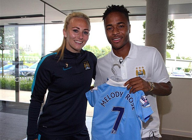 亚戈平均69.7分钟一球，本赛季中超进球数＞1的球员中用时最短（亚戈每69.7分钟进一球，本季中超进球数超过1的球员中效率最高）