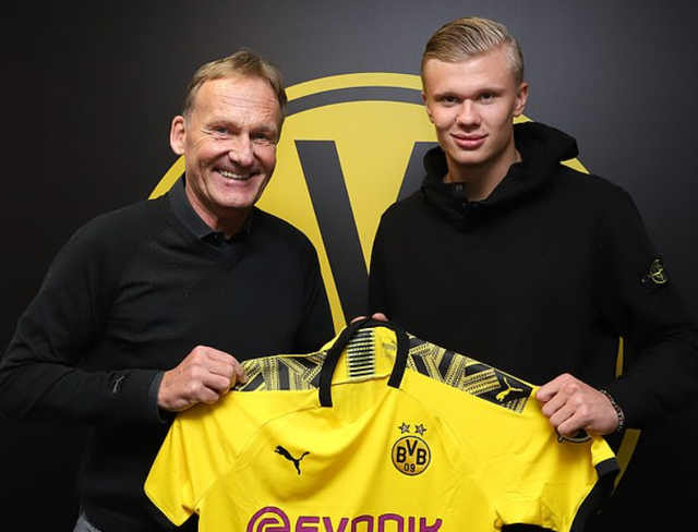 霍伊伦本赛季意甲10场4球，与上赛季联赛进球数持平（霍伊伦本季意甲10场轰4球，已追平上赛季联赛进球数）