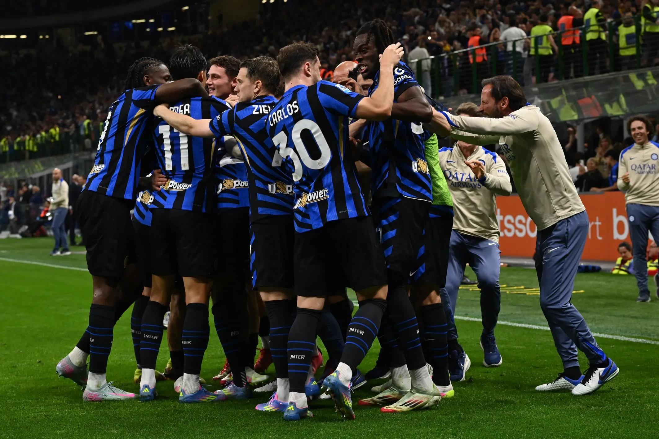 今晚能否进球？塞鸟发布亚冠主场对阵麦克阿瑟个人海报（塞鸟发布亚冠主场战麦克阿瑟个人海报：今夜能破门吗？）